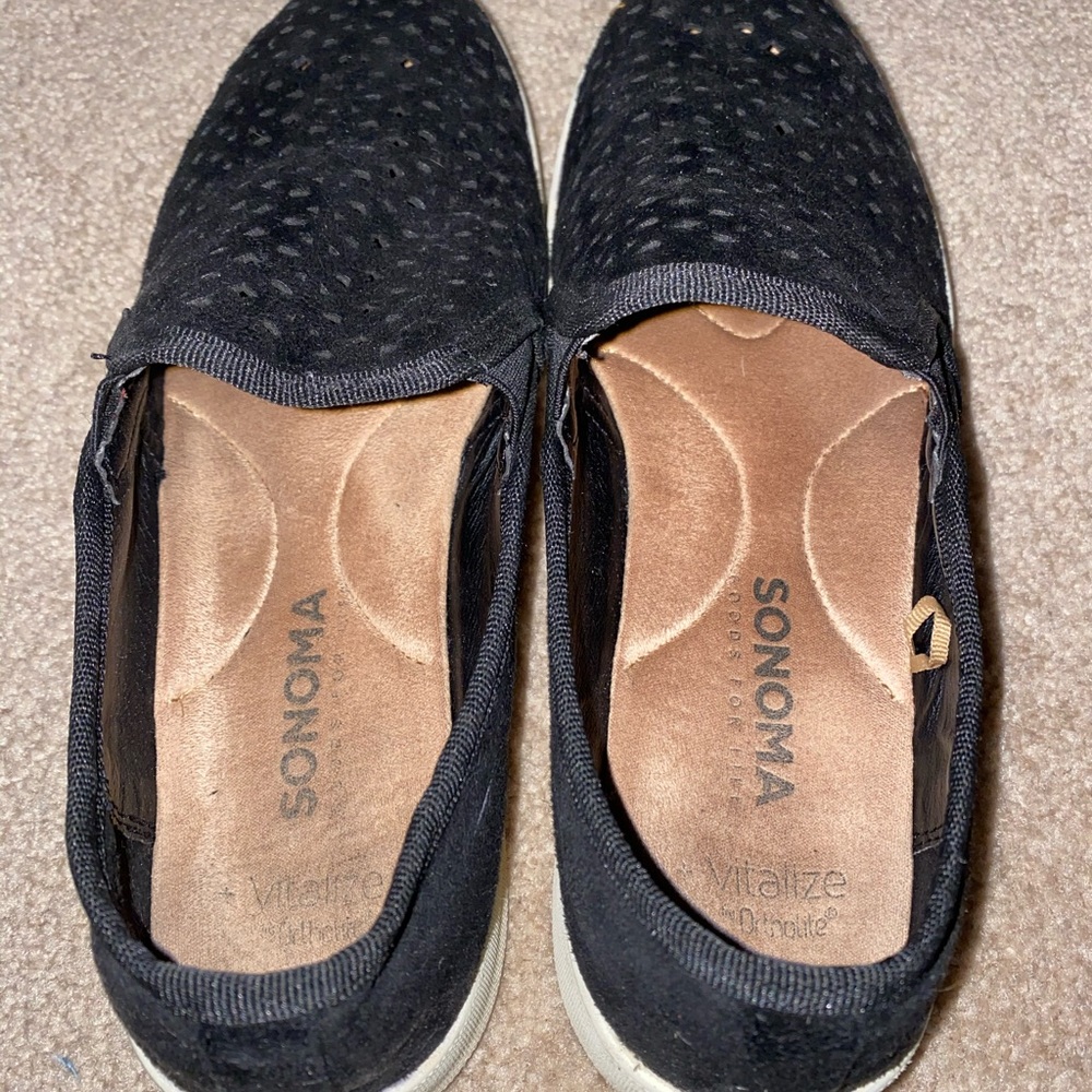 Black shoes